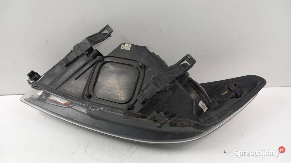 FORD FOCUS MK2 LIFT LAMPA PRZÓD PRAWA Lampy przednie Lampy przednie