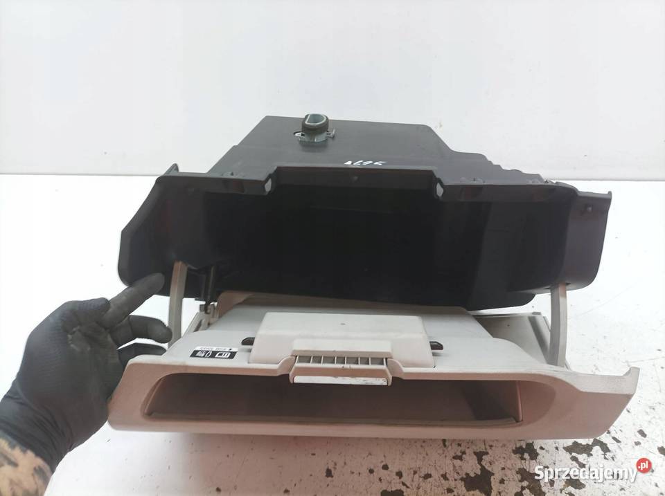 SCHOWEK PRAWY PASAŻERA E11 Nissan Note I 2004