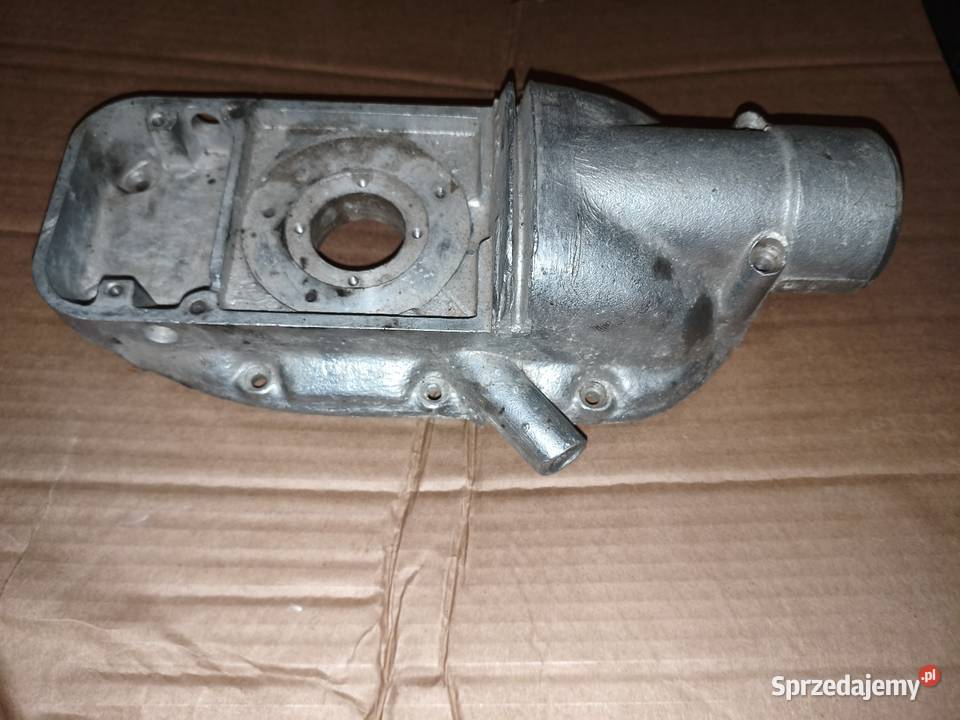 Dekiel pokrywa rozrządu silnika Ural M66