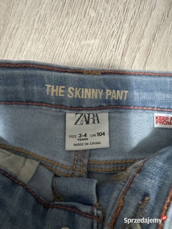 Ubranka chłopięce w rozmiarze 104