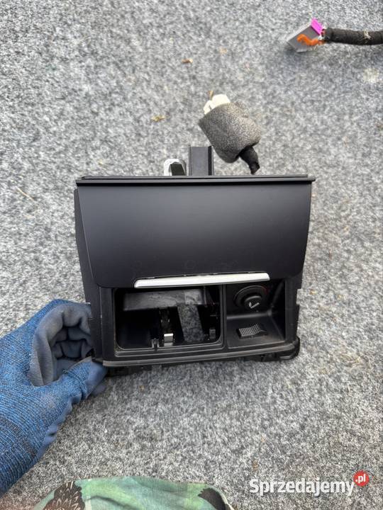 Popielniczka schowek Audi 2015 Świebodzin