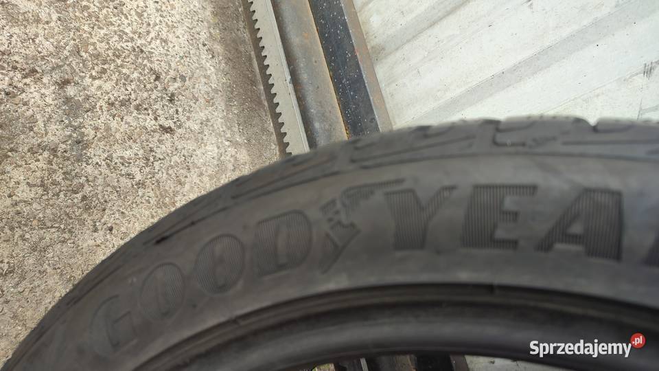 OPONA ZIMOWA 24545R18 GOOD YEAR ULTA GRIP 18cale Włoszczowa