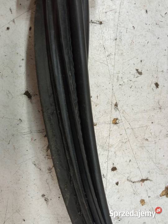 USZCZELKA KLAPY BAGAŻNIKA KAROSERYJNA 3D Toyota świętokrzyskie sprzedam