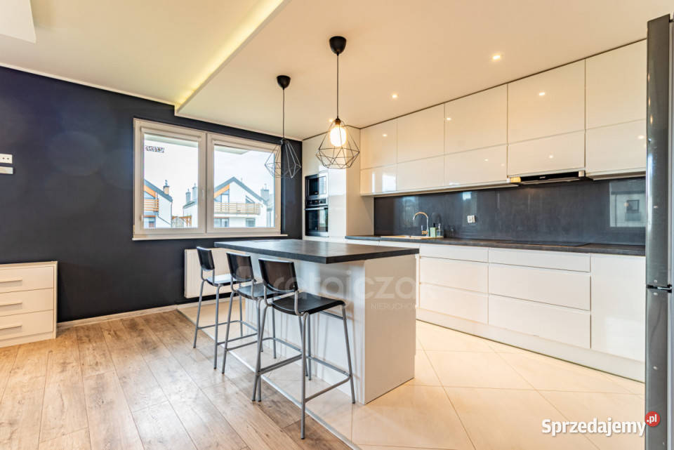 sprzedaży mieszkania 8146m2 4 pokojowe Kosakowo