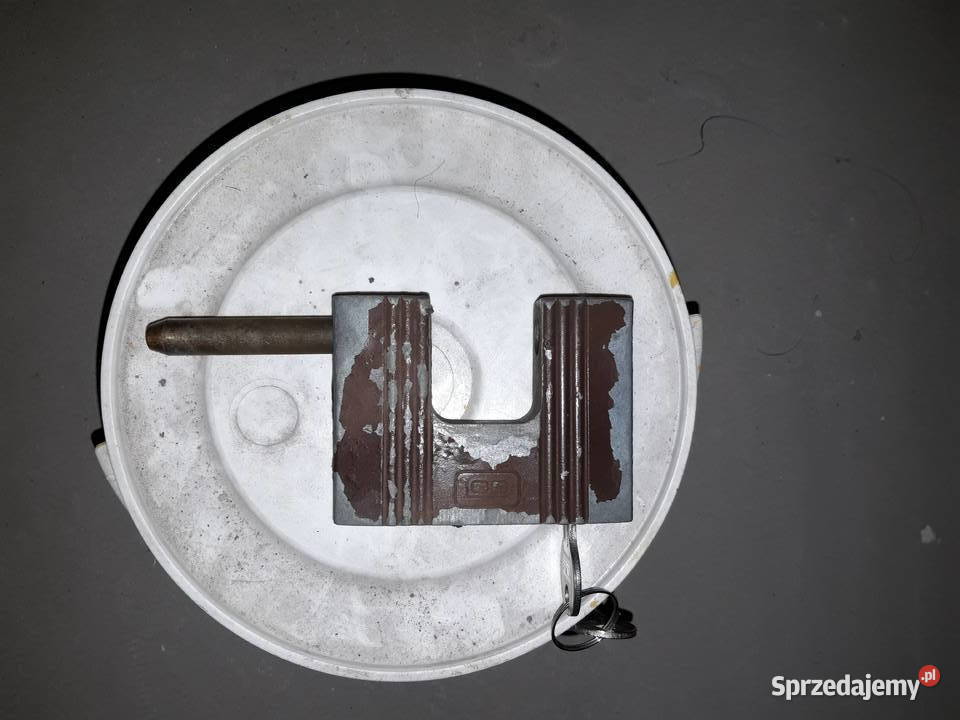 Stara kłódka garażowa sprawna czasy PRL Chorzów