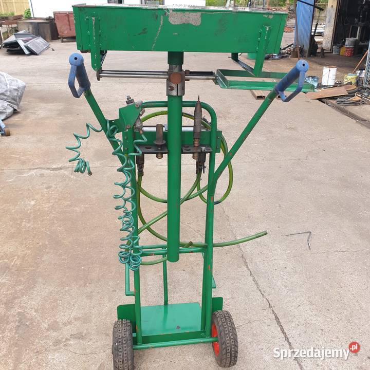 Urządzenie pneumatyczne do odsysania paliwa