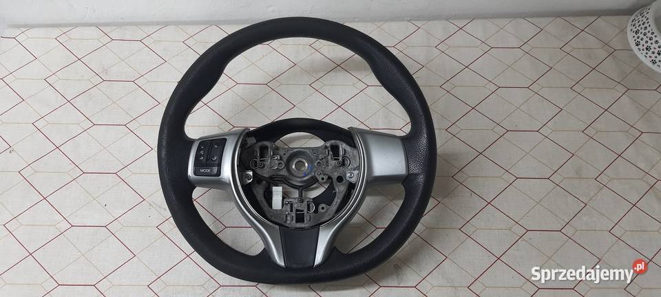 Yaris III Kierownica Multifunkcja 4510049023 Nowa Sól