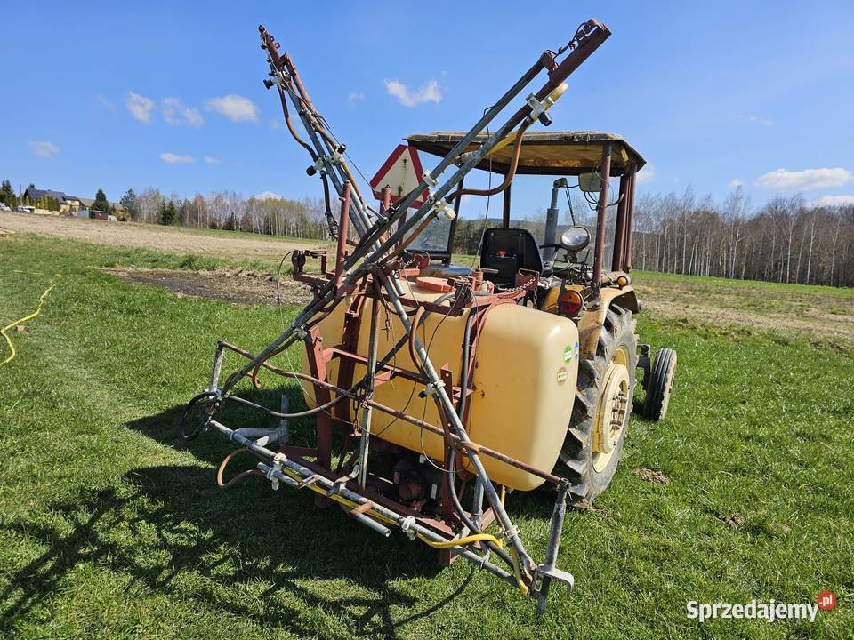 Opryskiwacz polowy ciągnikowy