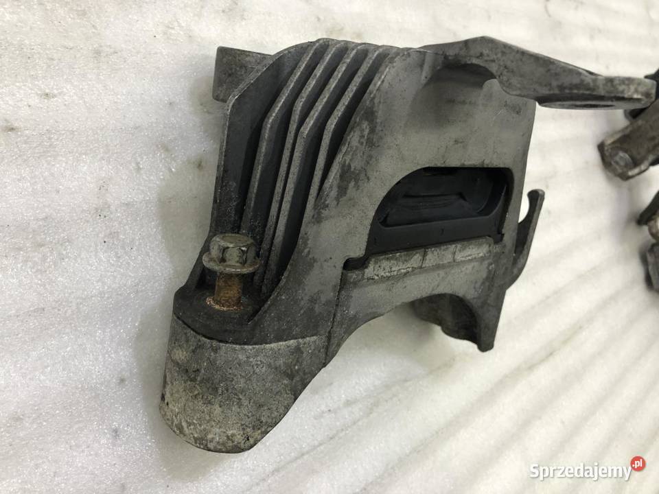 ŁAPA PODUSZKA SILNIKA 13248479 OPEL ASTRA J