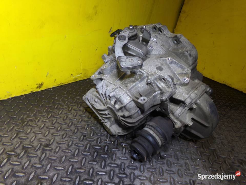 ASTRA J 14 TURBO EURO 6 16r 140 skrzynia biegow Suków