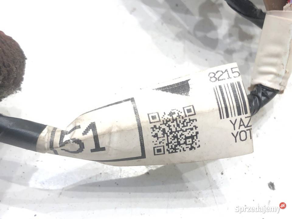 WIĄZKA DRZWI TYŁ PRAWY TOYOTA COROLLA E21 18 98 sprzedam