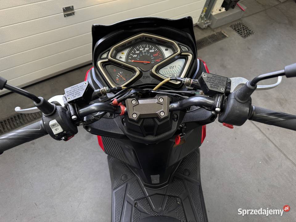 Jet 125 11 2018r Kufer Kask Zadbany nieuszkodzony podkarpackie Sanok sprzedam