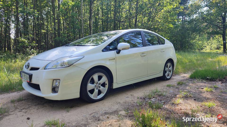 Toyota Prius 3 hybryda prywatny bezwypadkowy Rok produkcji 2010 Katowice