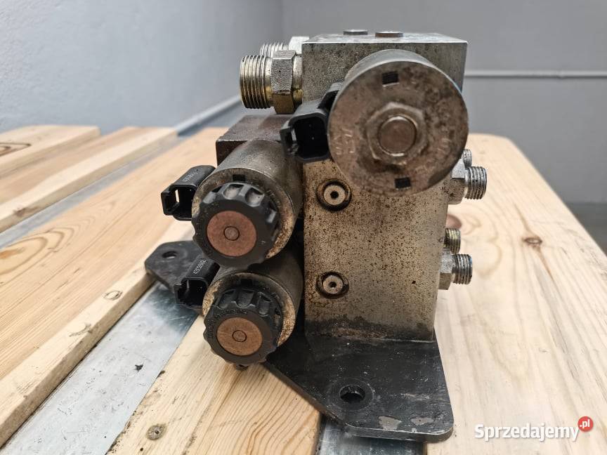 Rozdzielacz hydrauliczny łap CAT 560 Rexroth Wilkowo