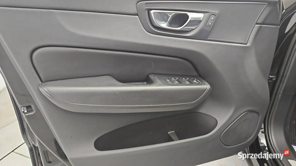 Volvo XC 60 B4 D Core aut Z Polskiego Salonu Warszawa sprzedam