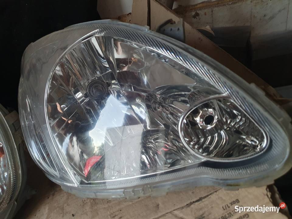 Reflektory lampy przód toyota Yaris p1 warmińsko-mazurskie Braniewo