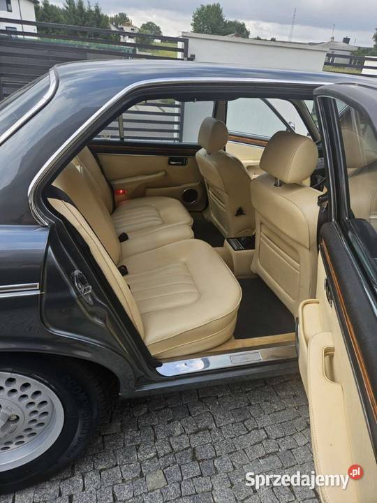 Daimler Double Six V12