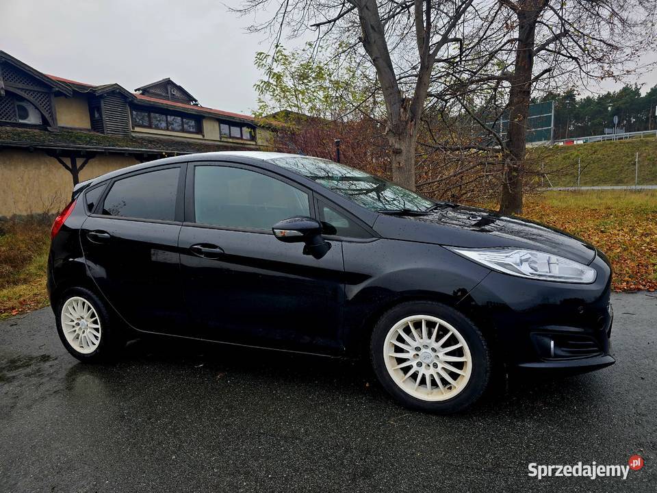 FORD FIESTA podgrzewane siedzenia kamerka manualna Szubin