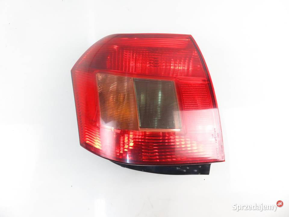 LAMPA PRAWA TYLNA TOYOTA COROLLA E12