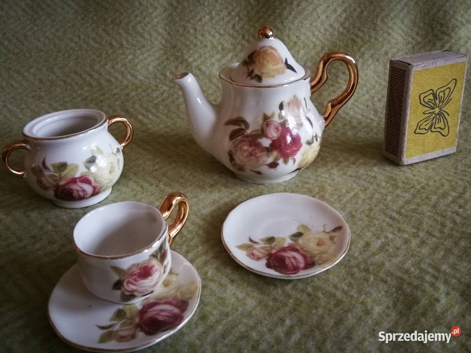 Miniaturowy serwis porcelanowy w róże do domku Szczecin