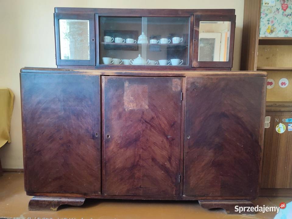 Kredens lata 3050 Pióry Wielkie