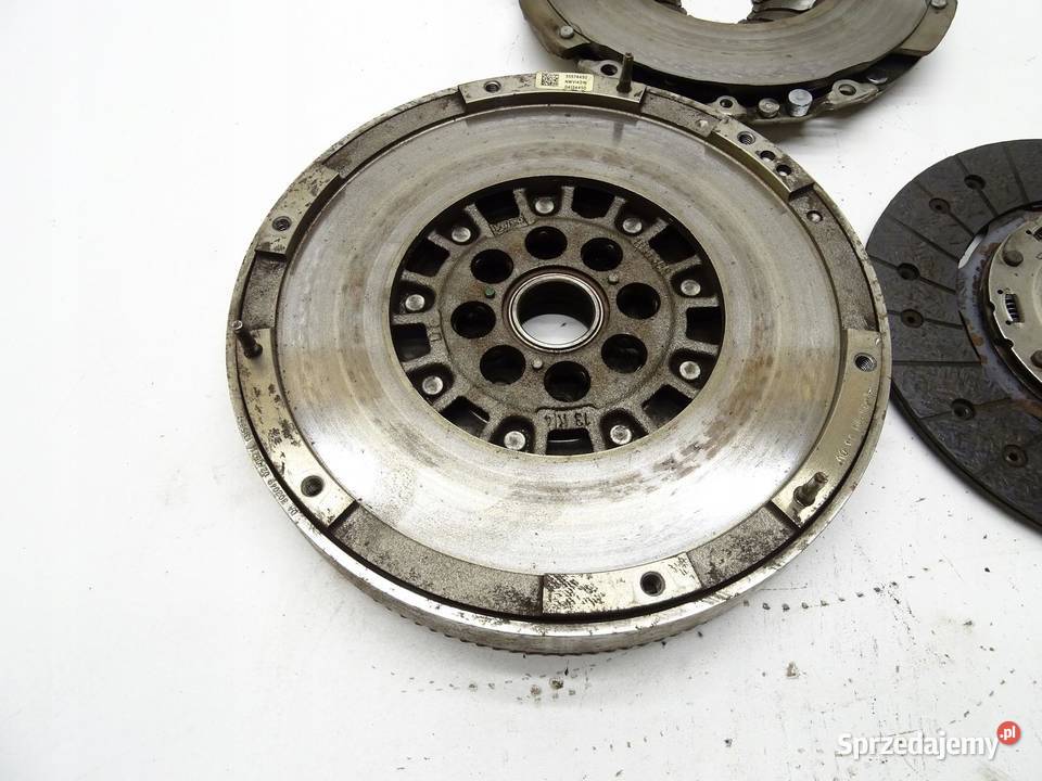 SPRZĘGŁO DWUMAS DWUMASOWE 55574452 OPEL ASTRA IV osobowe