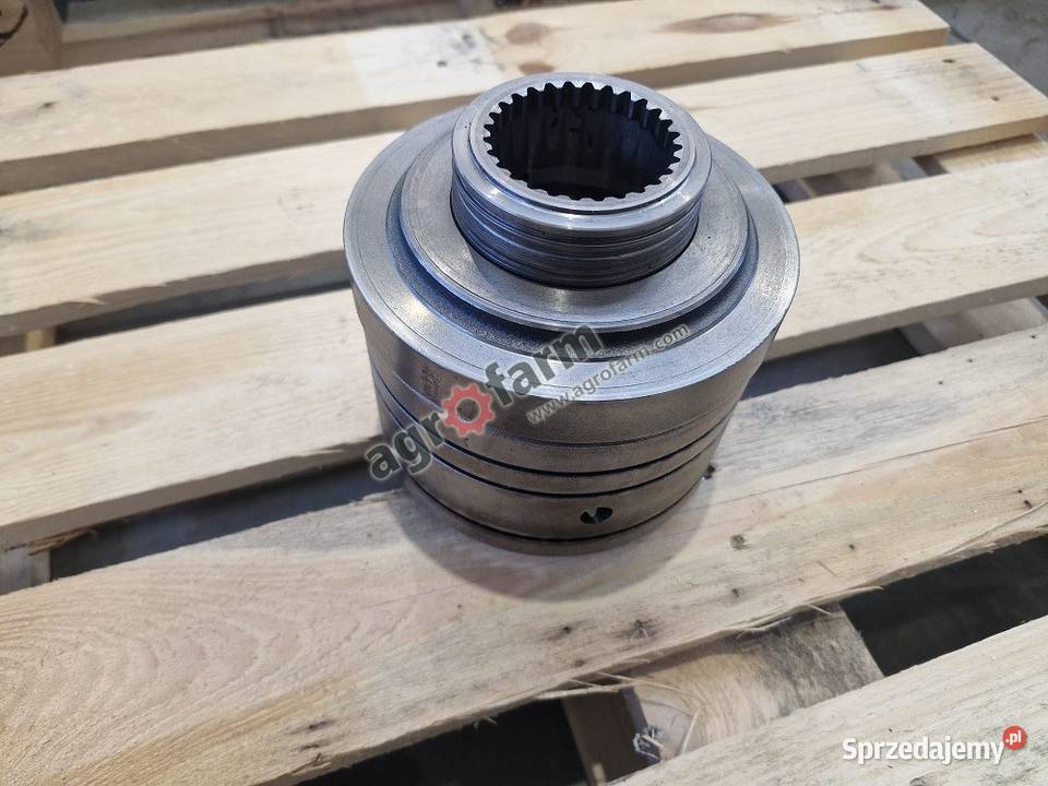 Obudowa kosza Valtra T171 N101 T121 T203 T213 Rolnictwo dolnośląskie Byków sprzedam