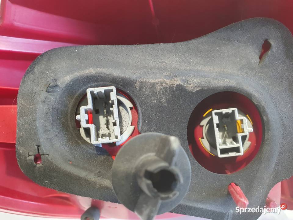 Mazda 2 II Demio II TYLNA LAMPA PRAWA prawy tył Rudka sprzedam