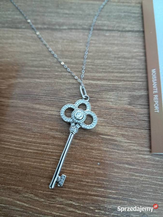 nowy srebrny wisiorek z łańcuszkiem z