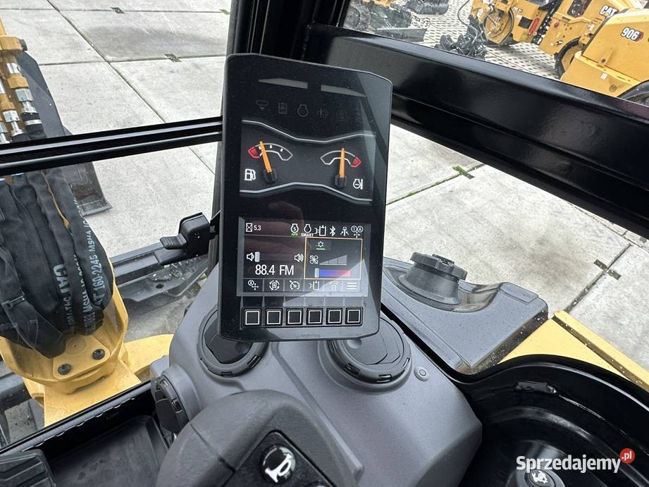 FABRYCZNIE NOWA MINIKOPARKA CATERPILLAR 3027 CR Tuliszków