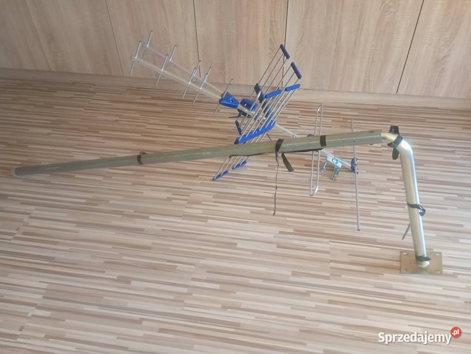 Antena do telewizji i uchwyt