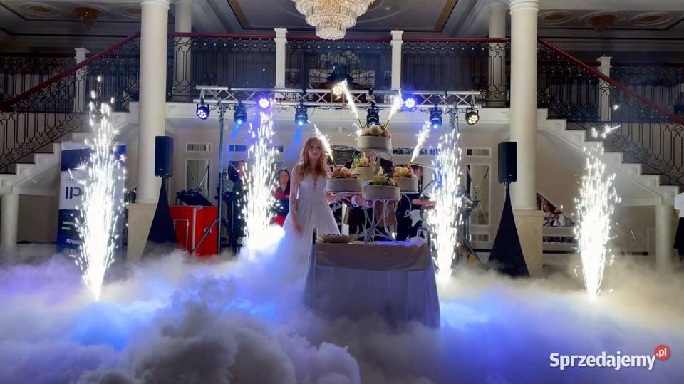 Ciezki dym I fontanny iskier Kikół