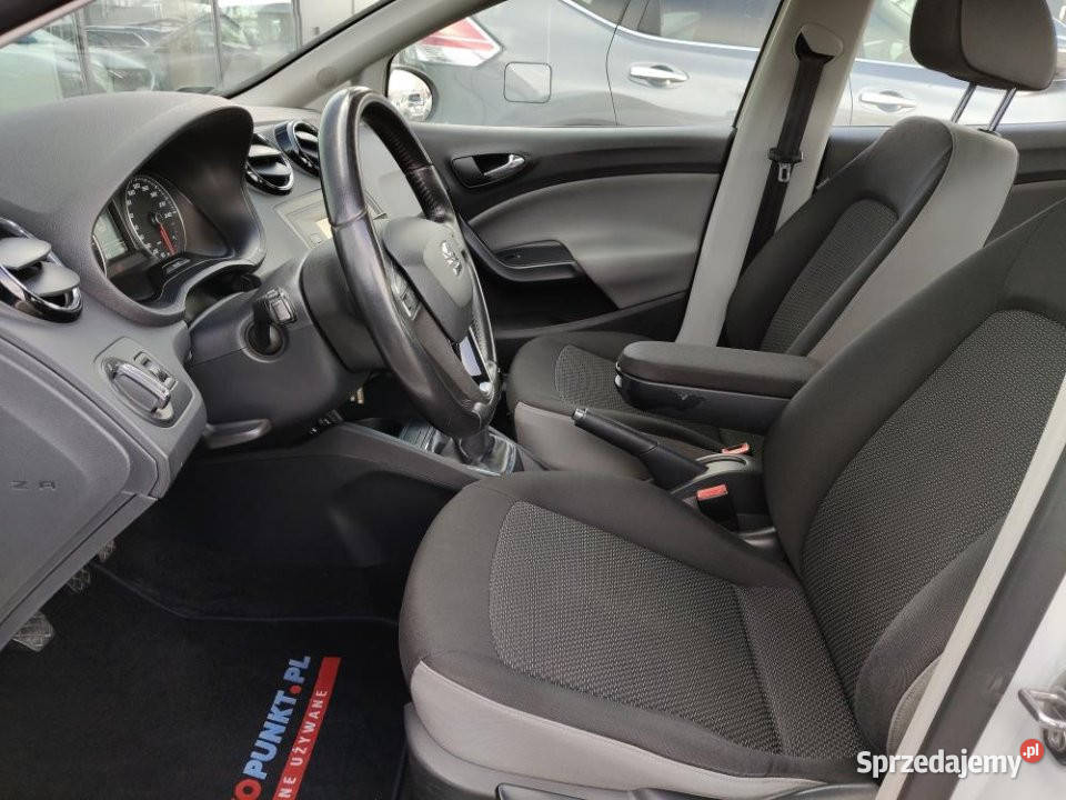 SEAT Ibiza 2015r salon Bezwypadkowy tempomat sprzedam