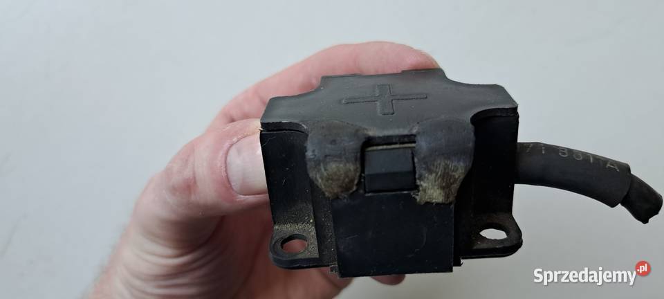 Obudowa zacisku element pod maską Audi 100 A6 C4 Luzino