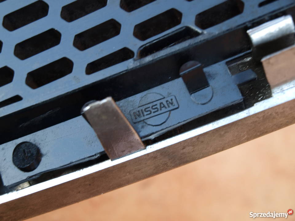 Nissan Almera listwa chrom na grill przód lewa osobowe Kalisz