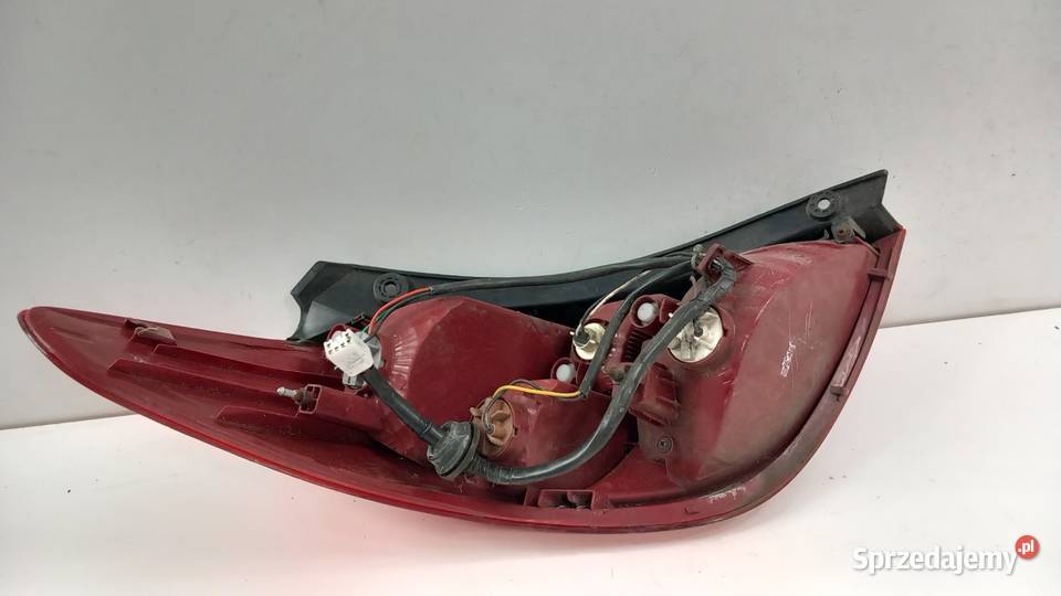 HYUNDAI I20 HB LAMPA TYŁ PRAWA osobowe Zbierkowo sprzedam