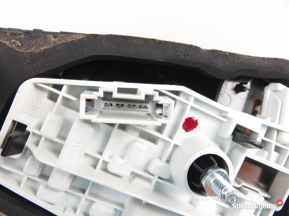 LAMPA PRAWA TYLNA KLAPA VW JETTA IV LIFT