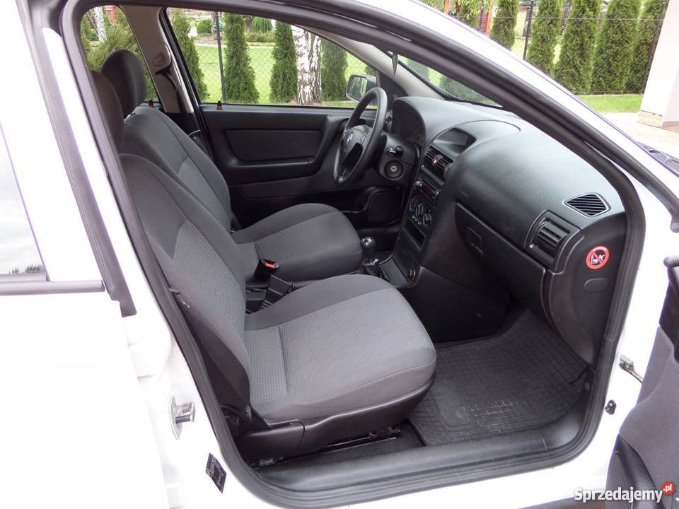 Opel Astra bialy Kombi Ząbki