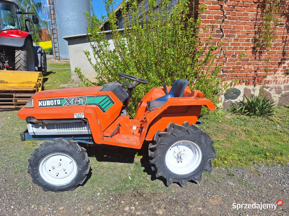 Minitraktorek Kubota XB1 napęd 4x4 kujawsko-pomorskie Smolary