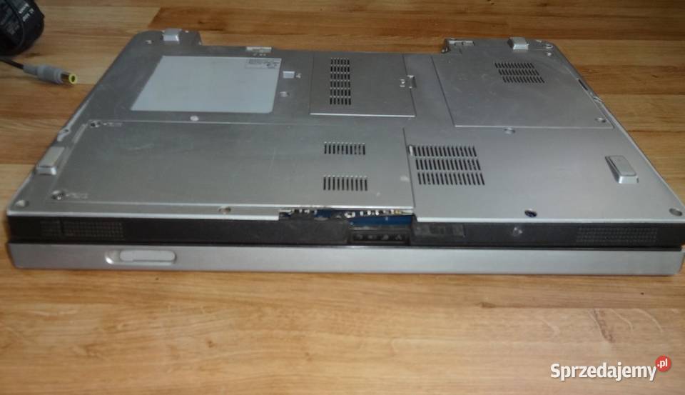 Laptop Lenovo 3000 N200 działa niekompletny na