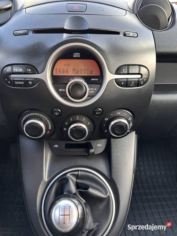 Mazda 2 małe ekonomiczne autko Benz 13 manualna Pogórze sprzedam