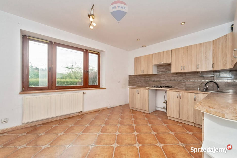 Solidny dom z potencjałemCzechowiceDziedzice Rok budowy 2004 Czechowice-Dziedzice