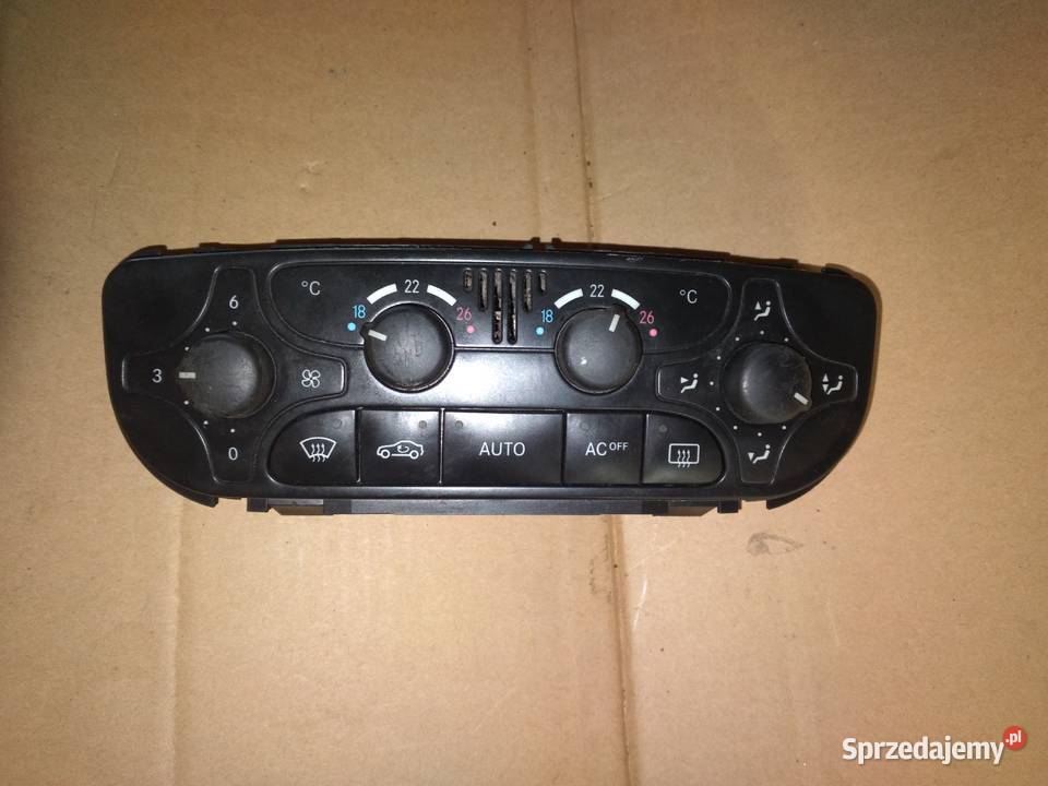 Mercedes w203 panel nawiewu A2098300085 Wyposażenie wnętrza
