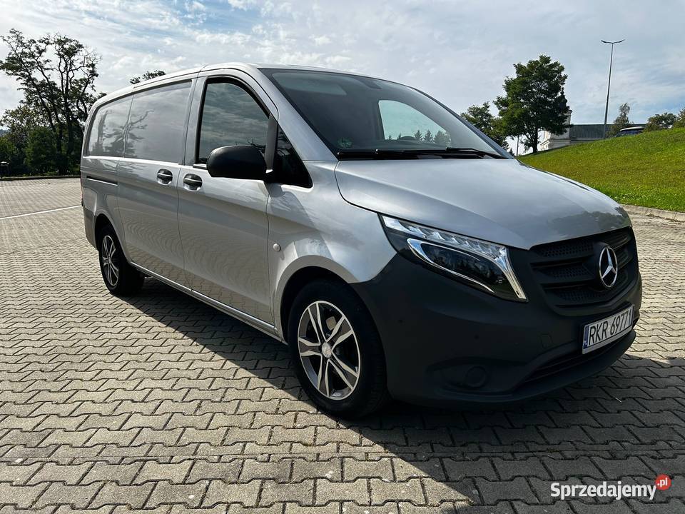 Mercedes Vito furgon Super Stan Rok produkcji 2017 Dukla