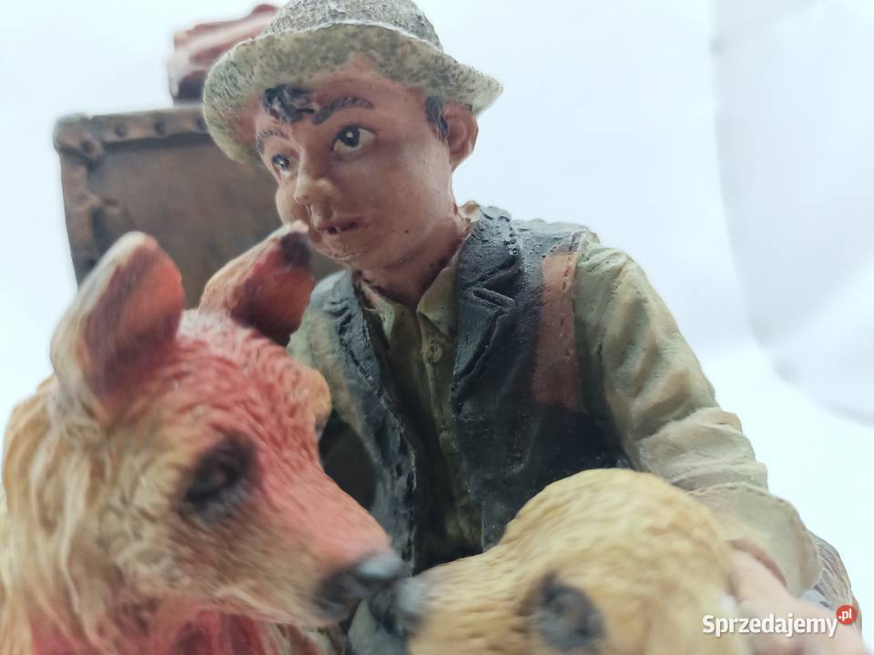Figurka chłopiec podróżnik przyjaciel psów Figurki i rzeźby Zamość
