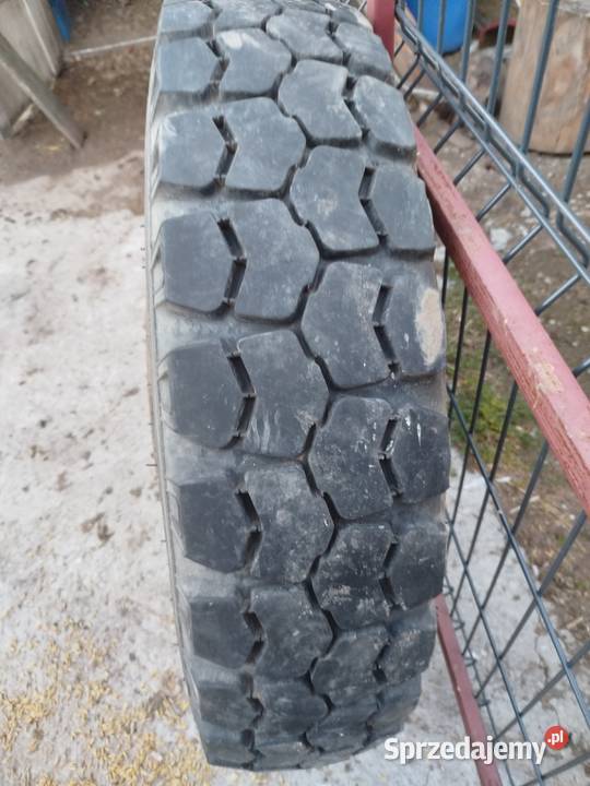 Opony 82520 do przyczepy