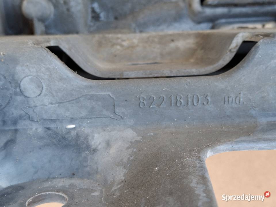 RENAULT GAMA T RANGE STOPNICA BŁOTNIK GÓRNY Karoseria