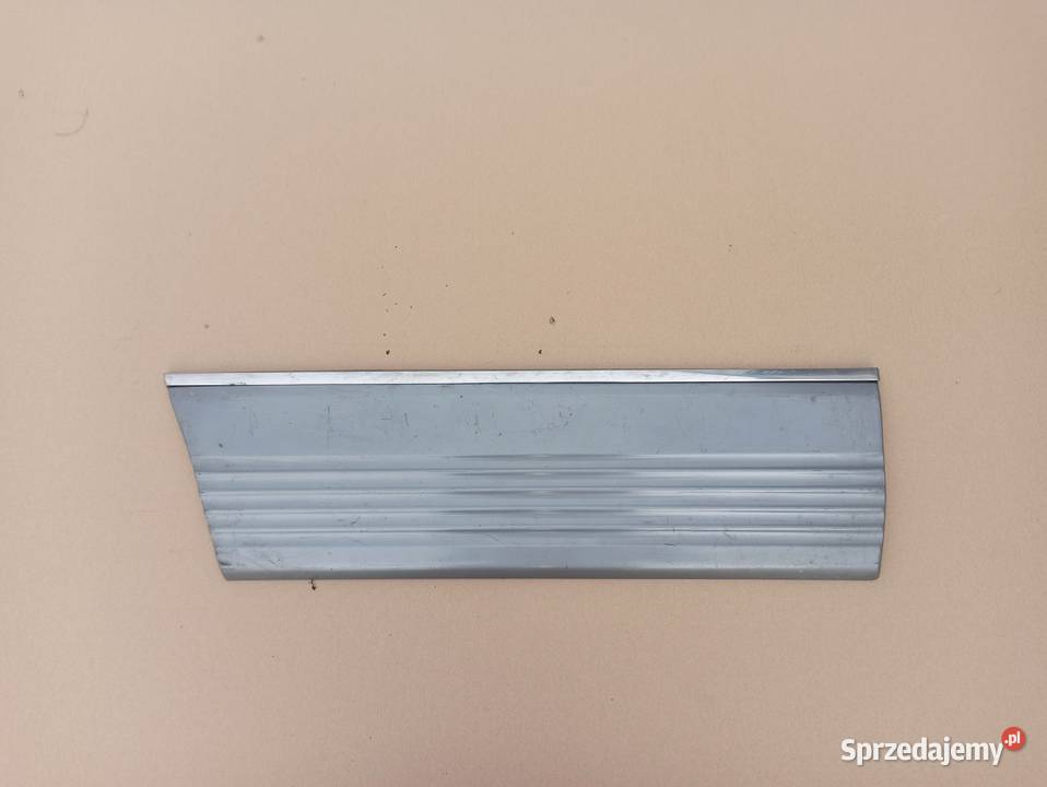 MERCEDES W126 LISTWA DRZWI PRAWY TYŁ PRAWYCH Bieleń