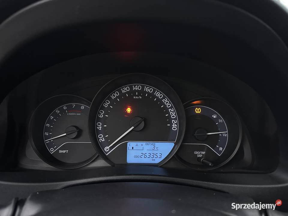 Toyota Auris 133 99 Salon PolskaIWŁFaktura VAT komputer pokładowy Warszawa