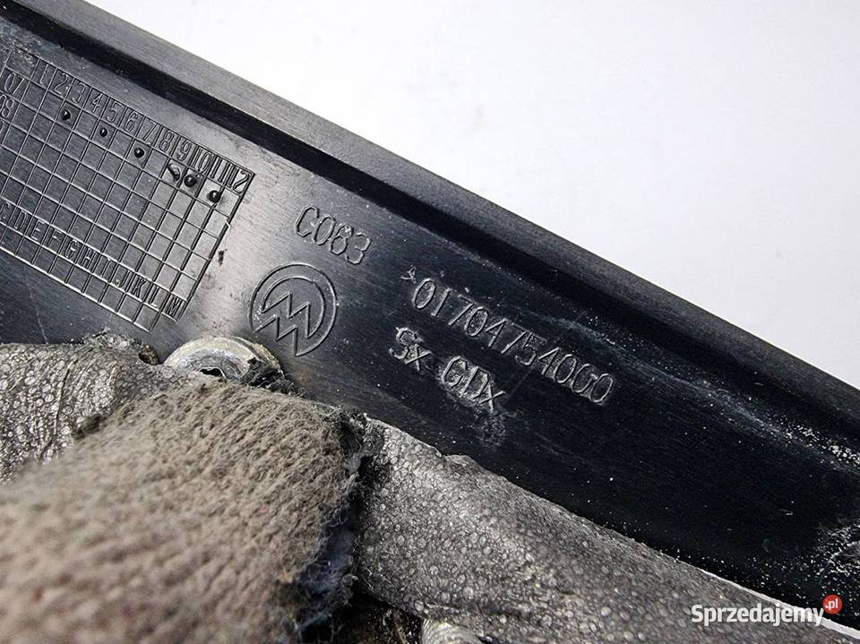 LUSTERKO LEWE MASERATI GRANTURISMO S PIN 11